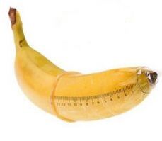 O plátano nun preservativo imita unha cola agrandada